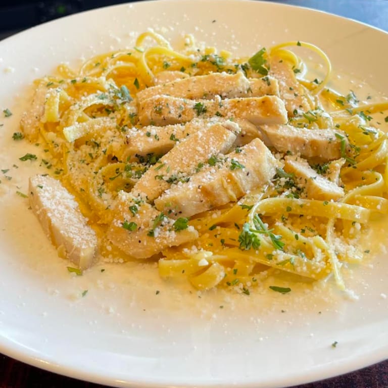 Delicious Carbonara and Italian Classics